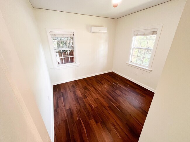 Building Photo - 623 Park Pl