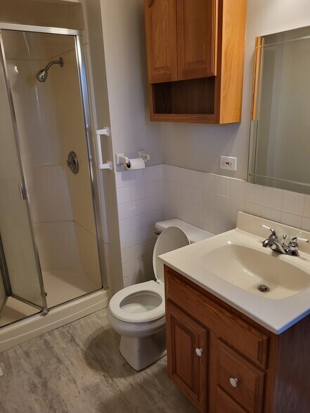 Building Photo - 242 Placid Ct