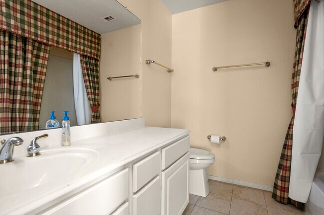 Building Photo - 10218 Garden Crossing Ln
