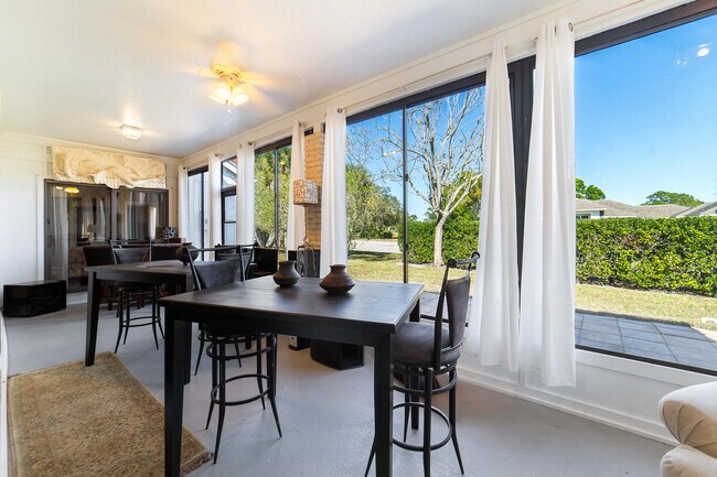 Building Photo - 3000 Conifer Dr