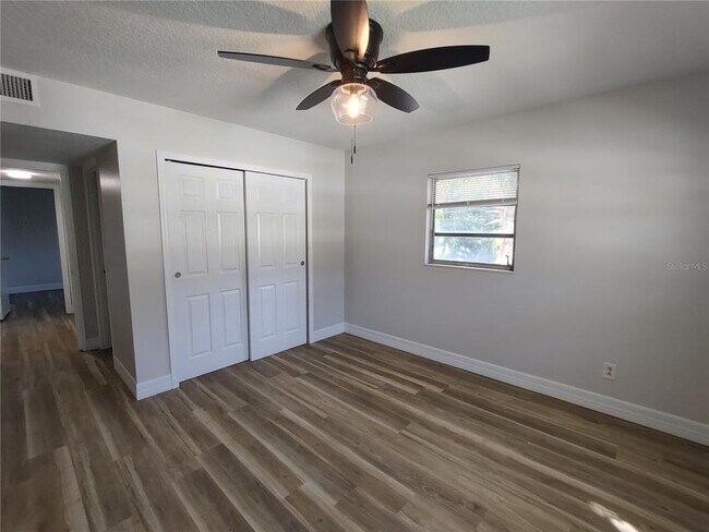 Building Photo - 316 W Howry Ave