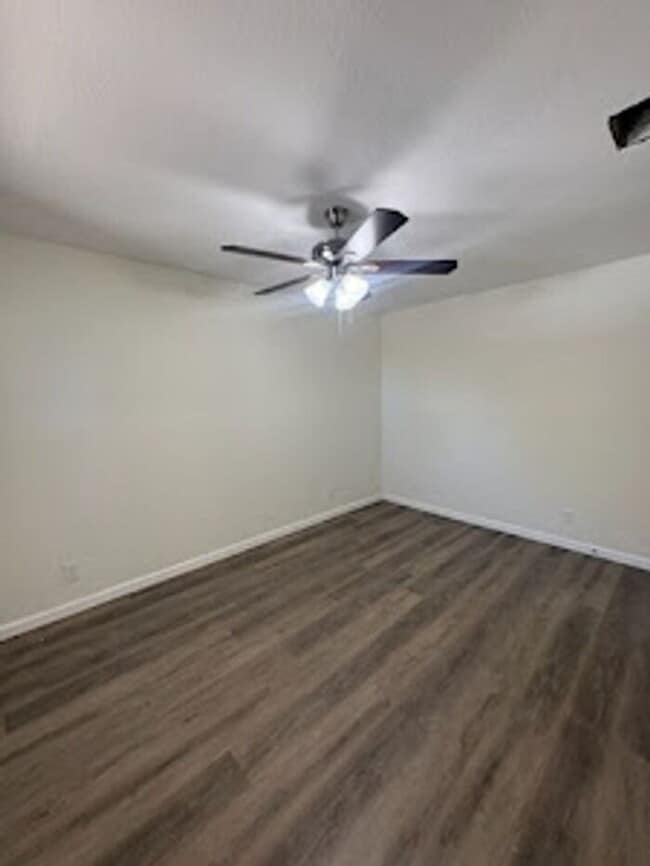 Building Photo - Beautiful newly remodeled 1/1 apartment!