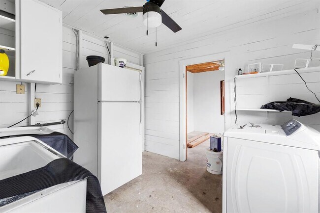 Building Photo - 803 Peach St