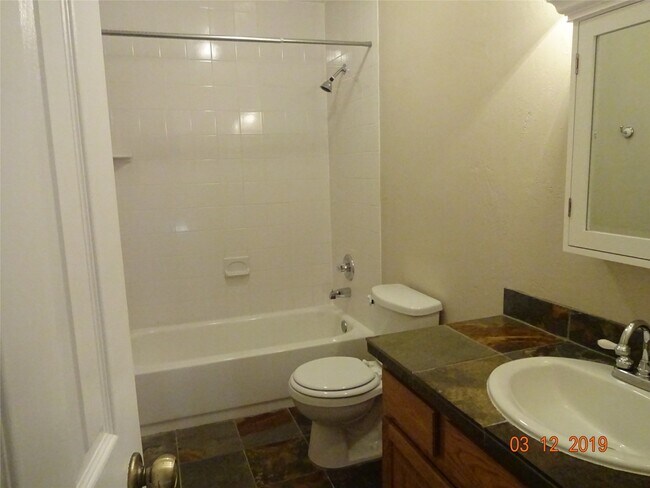 Building Photo - 73 Hickory Oak Dr