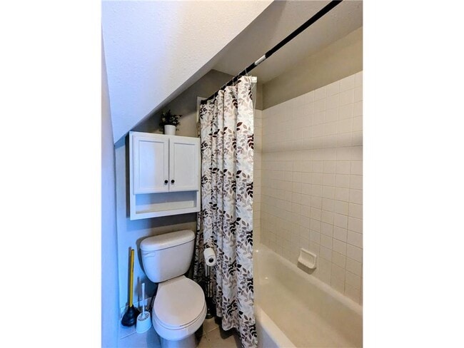 Building Photo - 825 Jessamine Ave E