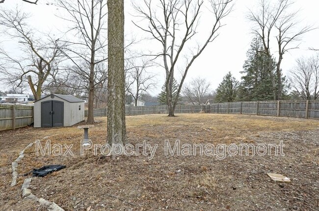 Building Photo - 2400 Rocklyn Dr