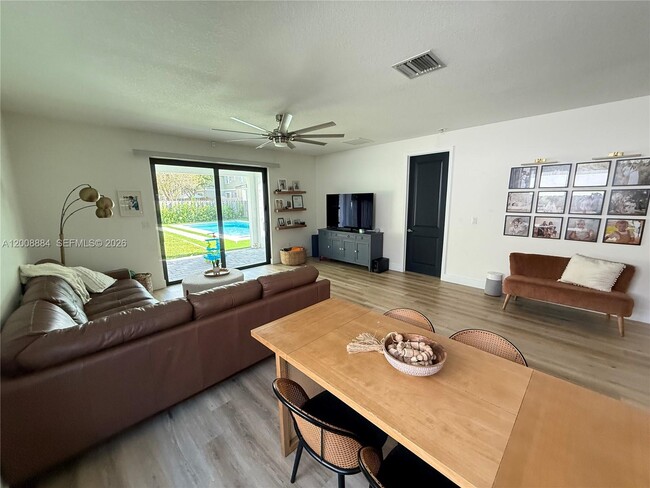 Building Photo - 2945 SE 3rd St