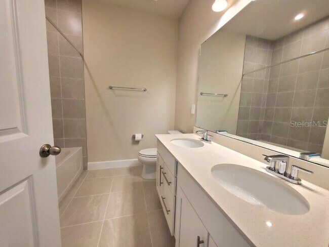 Building Photo - 16855 Castoro Dr