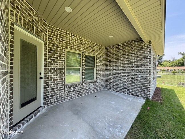 Building Photo - 4573 Cedar St