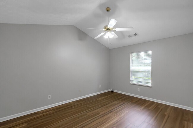 Building Photo - 97 Livingston Ln