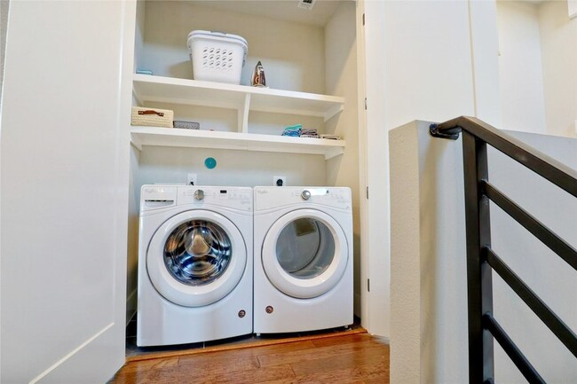 Building Photo - 2123 Arabelle St