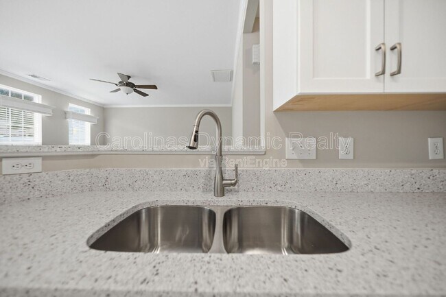 Building Photo - 514 Turning Leaf Way