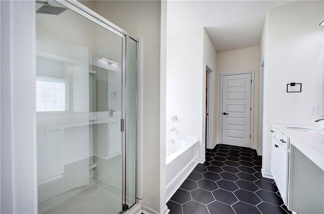 Building Photo - 10 Eagle Dr