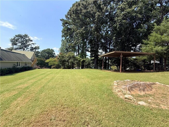 Building Photo - 6708 Bass Cir