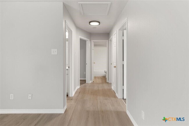 Building Photo - 108 Gm Ln