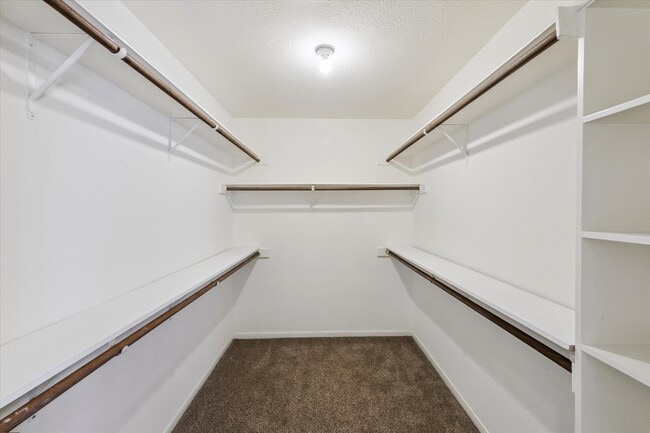 Building Photo - 13622 Apple Knoll Ct