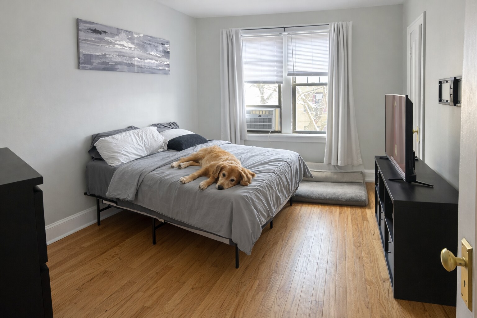 Building Photo - 3610 N Claremont Ave