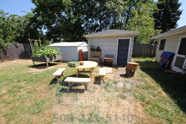 Building Photo - 1 Bedroom Bungalow Available in Inner Nort...