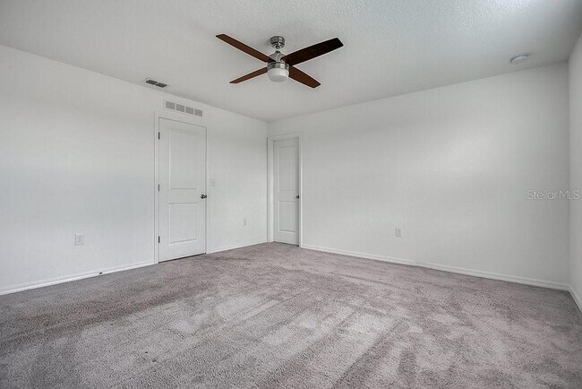 Building Photo - 433 Madison Dr