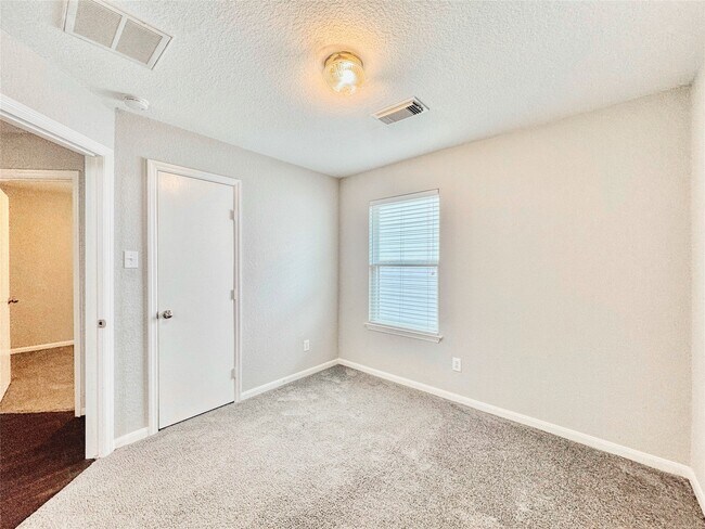 Building Photo - 13327 Belvedere Park Ct