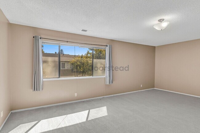 Building Photo - 1362 Casa Ct