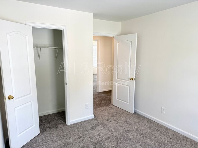 Building Photo - 49 Anna Way