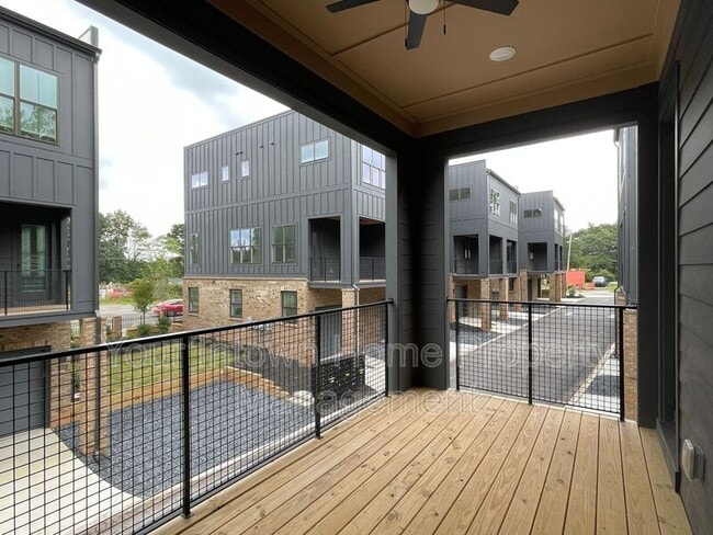Building Photo - 1133 West Marietta St NW