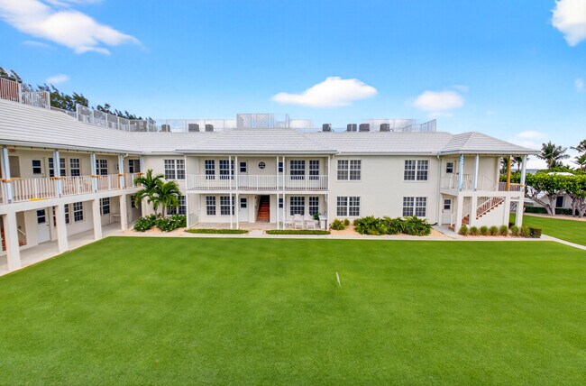 Building Photo - 817 N Ocean Blvd