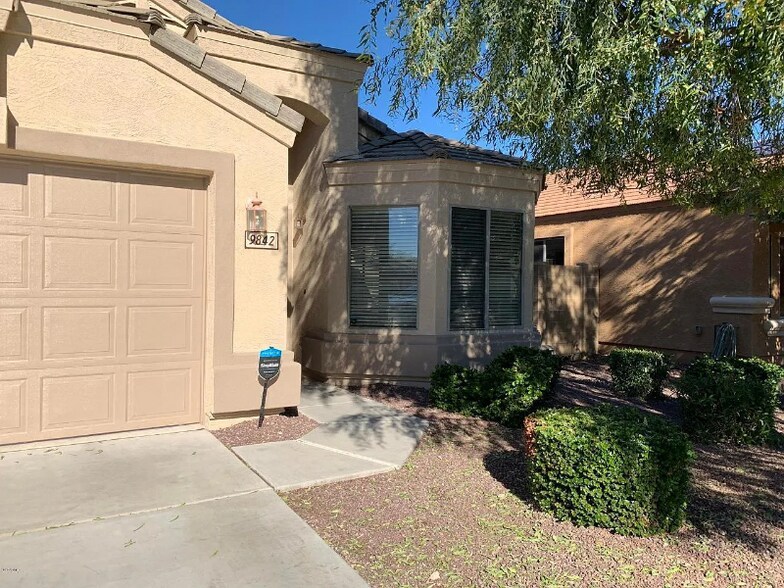 Building Photo - 9842 W Salter Dr