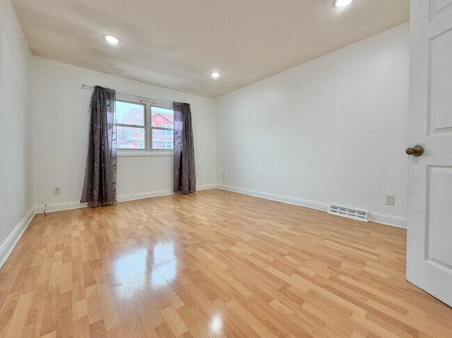Building Photo - 8 Van Nostrand Ave
