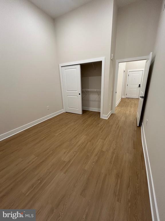 Building Photo - 624 Main St