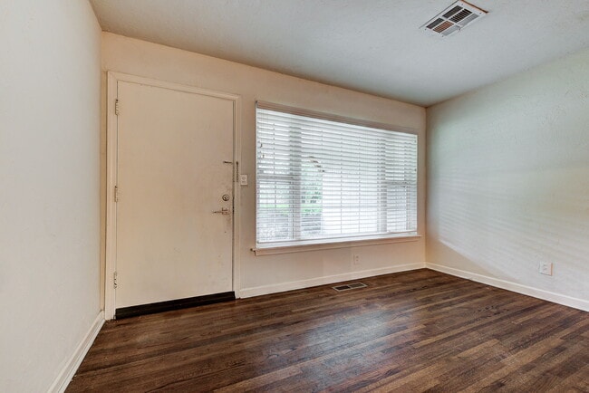 Building Photo - 1723 Churchill Way