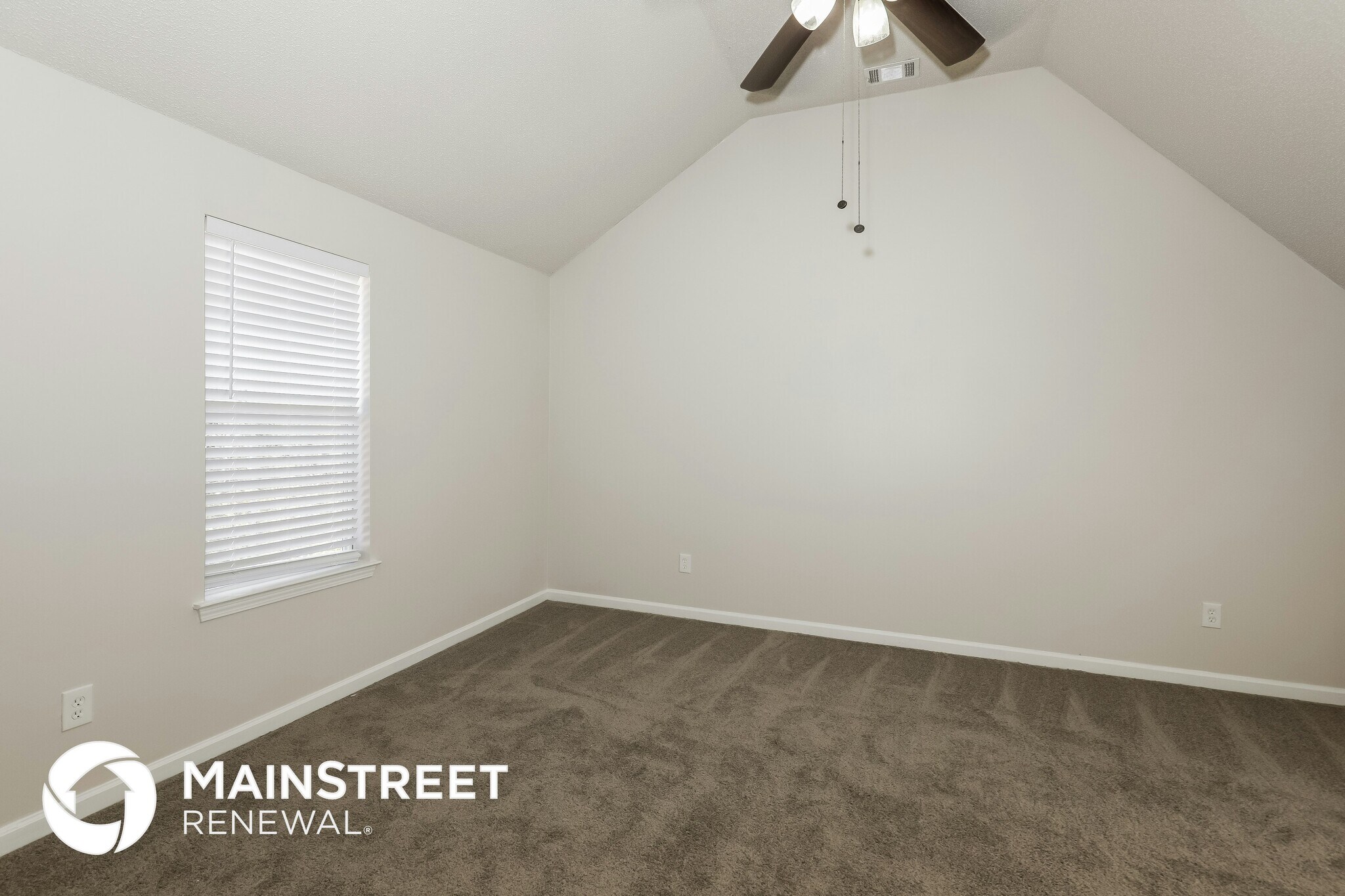 Building Photo - 1055 Field View Dr