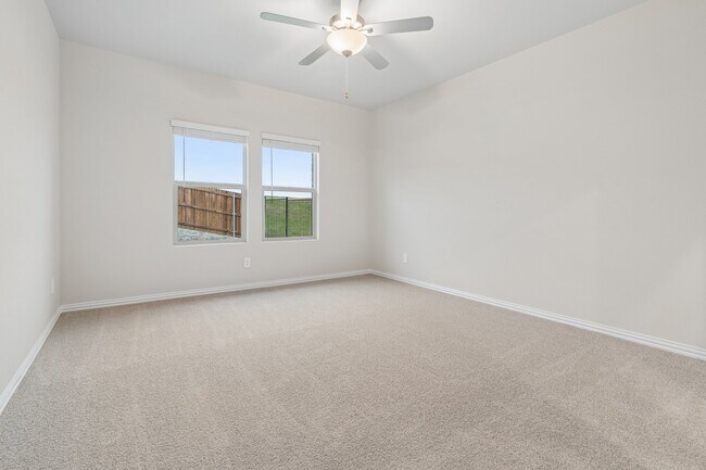 Building Photo - 702 Dotty Dr