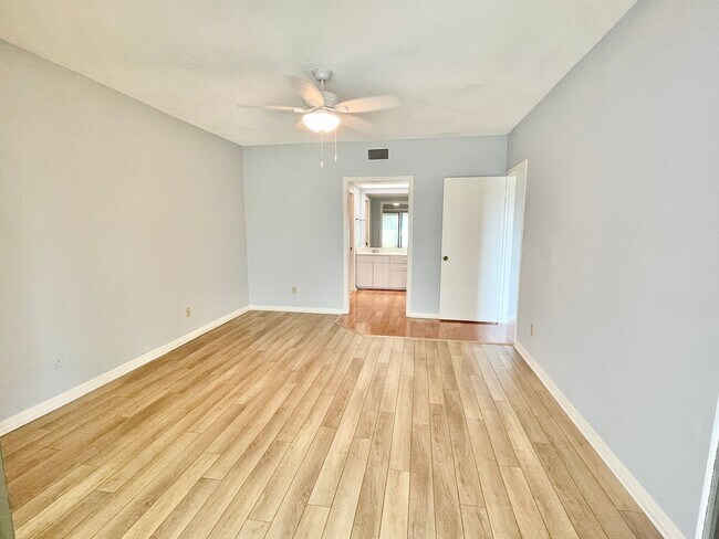 Building Photo - Application Under Review - 2 BR 2 Bath Con...