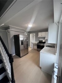 Building Photo - 175 Child St