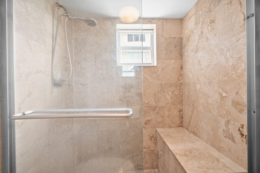 Building Photo - 1228 West Ave