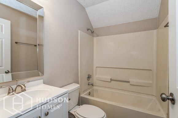 Building Photo - SELF TOUR NOW! - 2650 Green Meadow Ln NE, ...