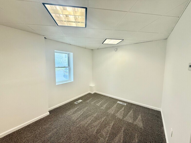 Building Photo - 287 2nd Ave