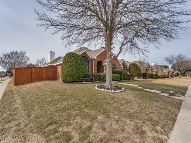 Building Photo - 8017 Ship St