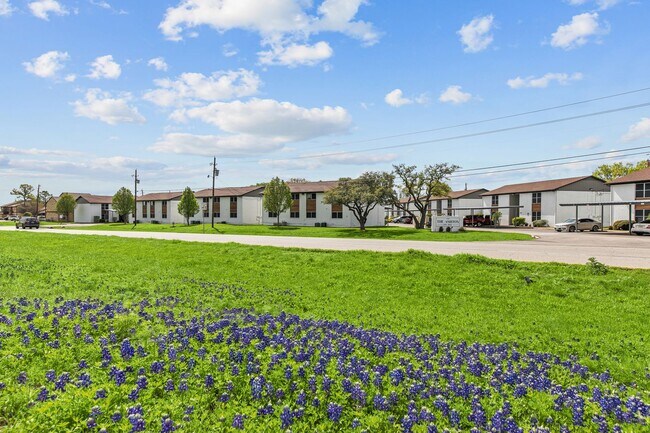 Building Photo - 1301 US-287