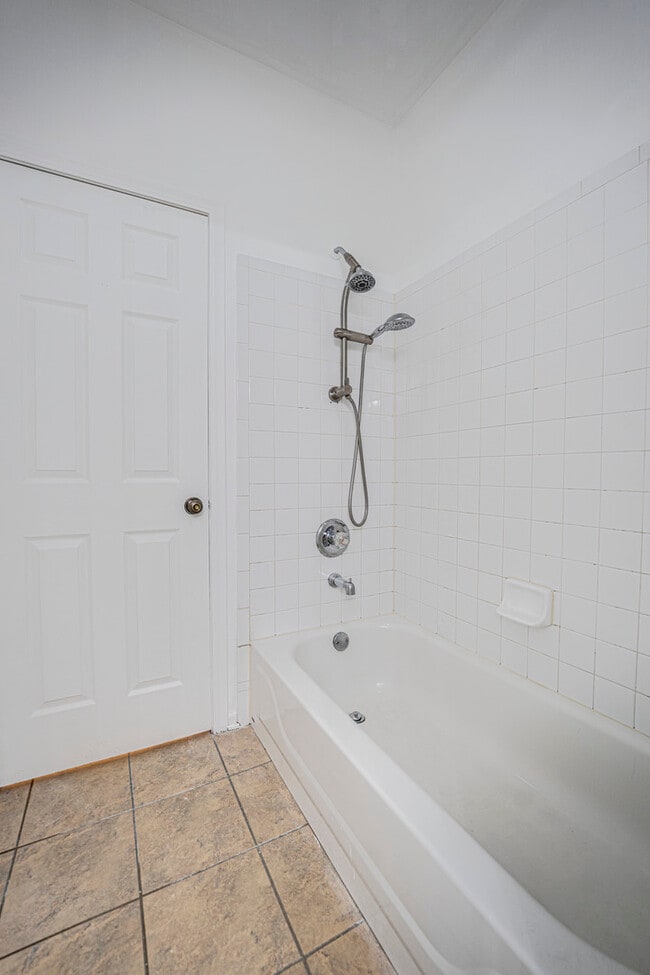 Building Photo - 2884 Cedar Glade Dr