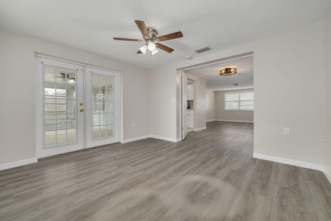 Building Photo - 5135 Cardiff Dr