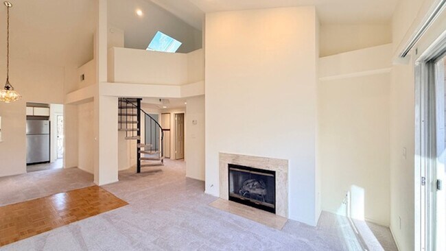 Building Photo - Charming 2BD/2BA + Loft, Upper Unit Condo in Alamo- Available NOW!
