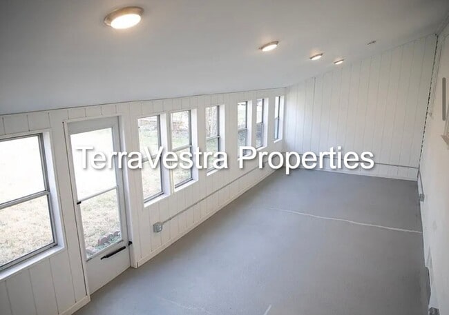 Building Photo - Single Family in Brooklawn!