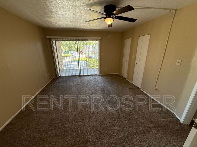Building Photo - 4046 Shakespeare Rd