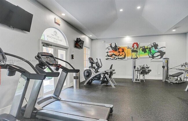 Building Photo - 19701 E Country Club Dr