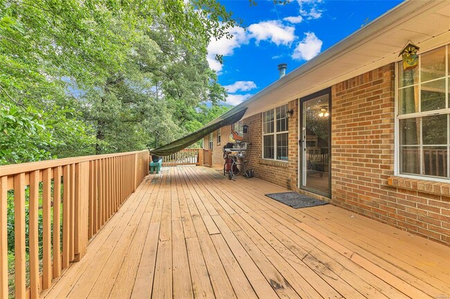 Building Photo - 140 Livingston Cir