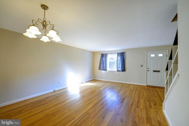 Building Photo - 9848 Hollow Glen Pl