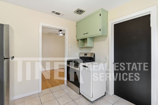 Building Photo - 5000 Reid Way